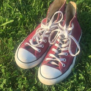 Maroon converse